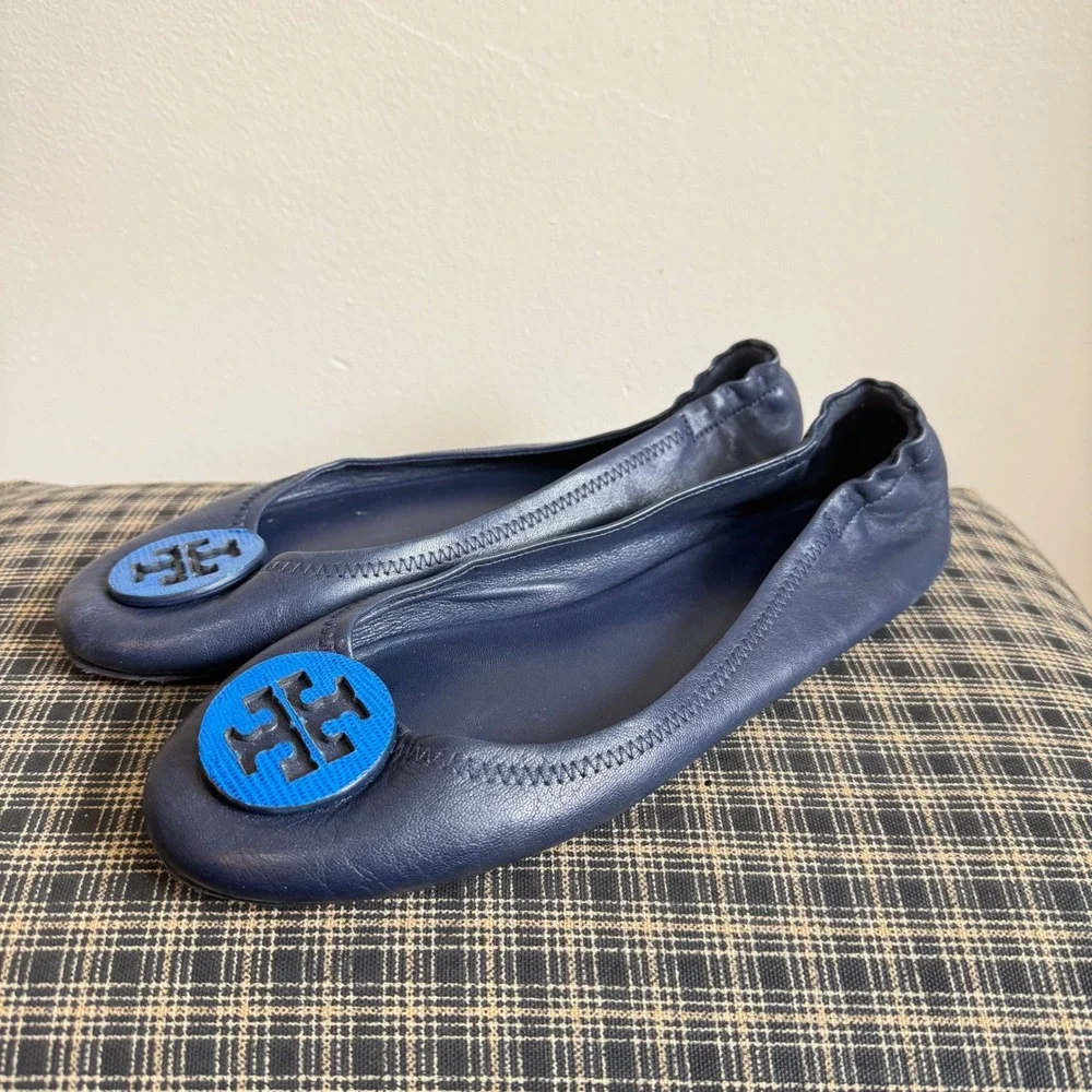 Tory Burch Minnie Travel Logo Medallion Ballet Flat Size 9.5 Navy Blue